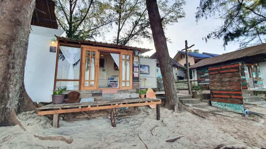 Maliblues Bed & Art Gallery Chumphon Exteriér fotografie