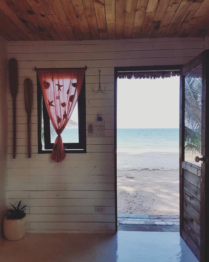 Maliblues Bed & Art Gallery Chumphon Exteriér fotografie